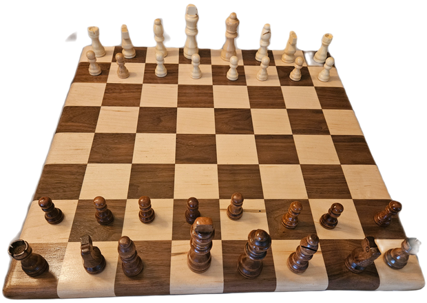 Walnut And Maple Chess Set 0707