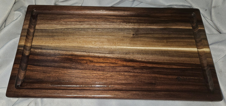 Medium Walnut Juice Groove Cutting Board 0938