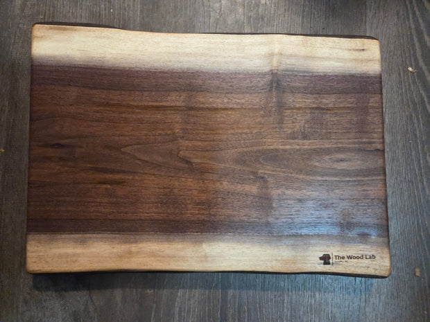 Walnut Live Edge Medium Cutting Board 1622X